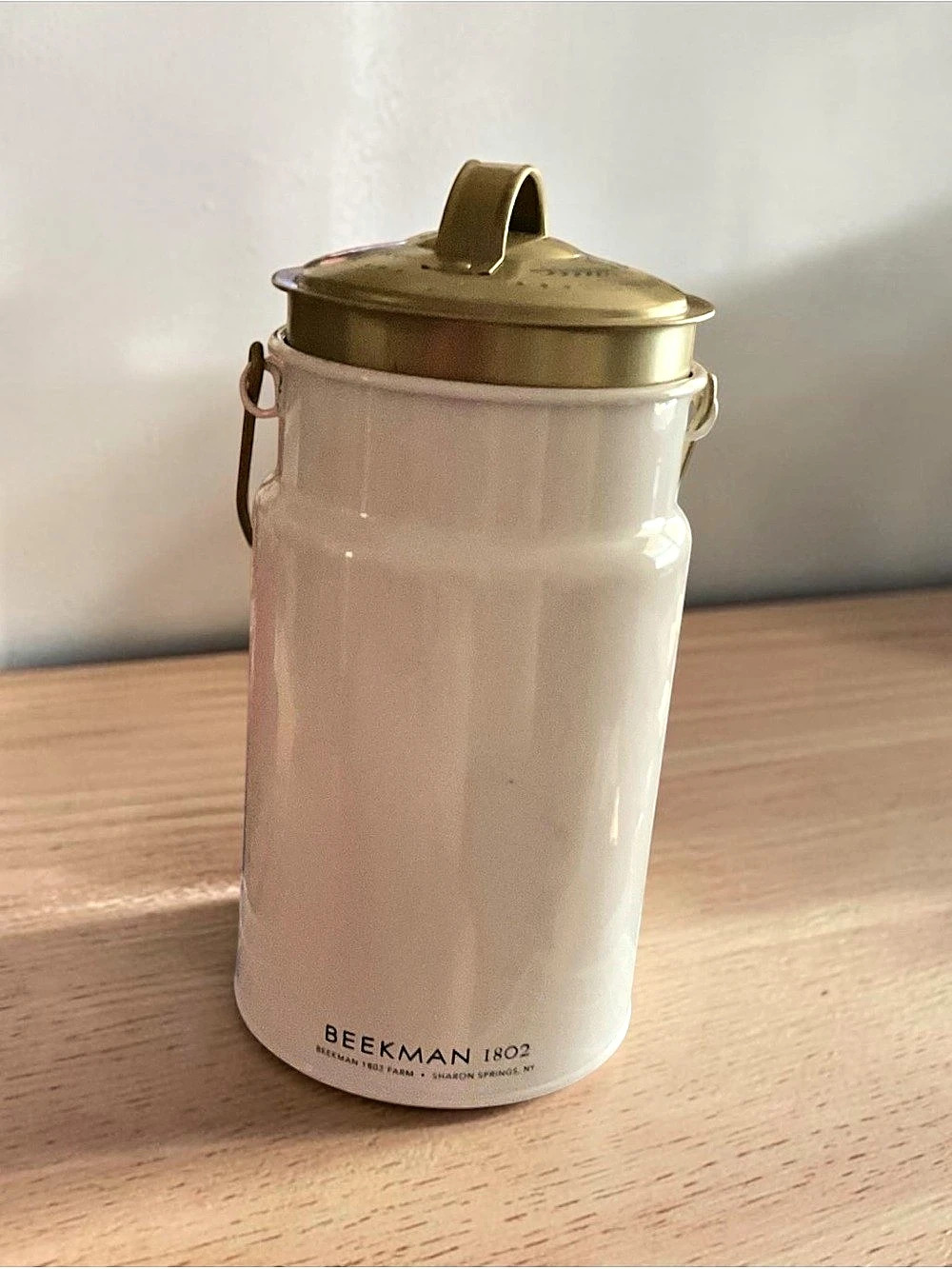 Beekman 1802 White Canister with Gold-Tone Lid 🐐